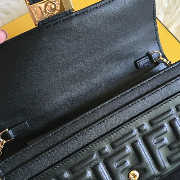 Fendi Chain wallet - Picture 6 of 10